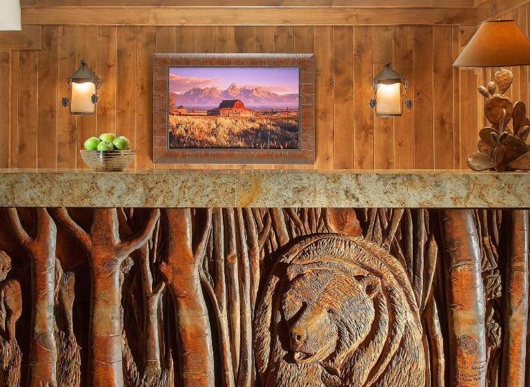 منتجع Snake River Lodge & Spa