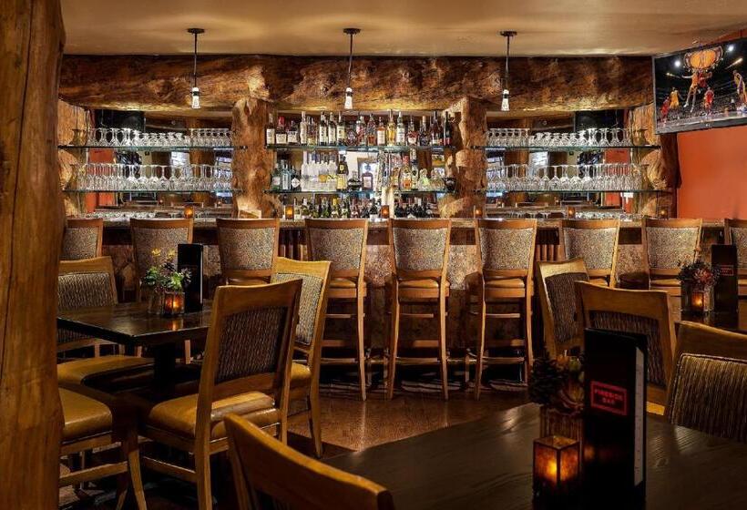 منتجع Snake River Lodge & Spa