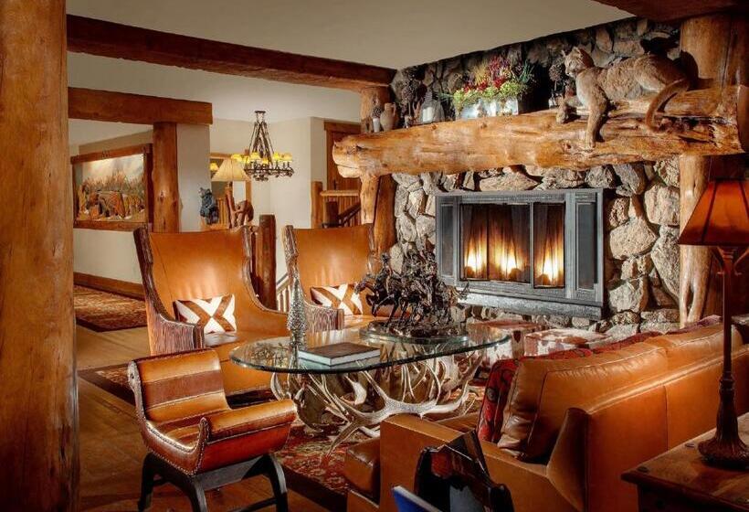 منتجع Snake River Lodge & Spa