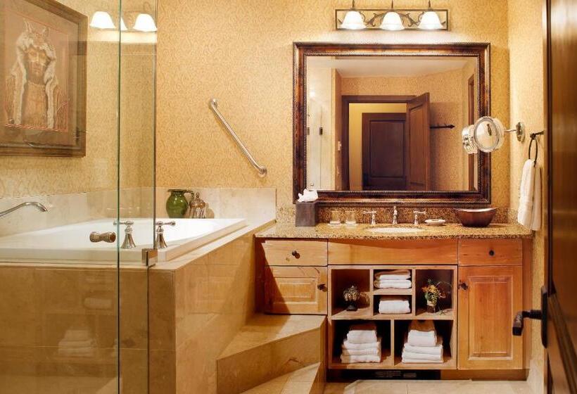 منتجع Snake River Lodge & Spa