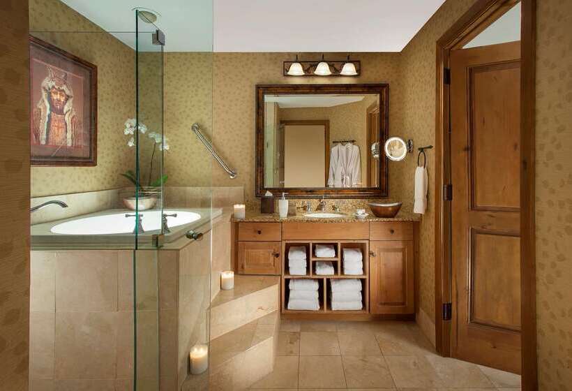 منتجع Snake River Lodge & Spa