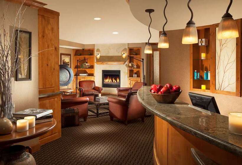 منتجع Snake River Lodge & Spa
