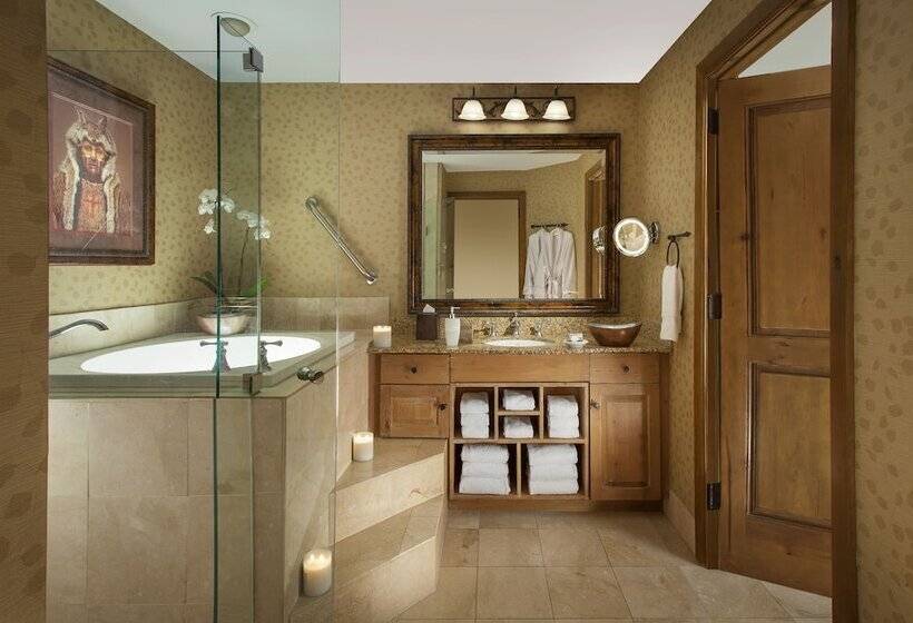 منتجع Snake River Lodge & Spa