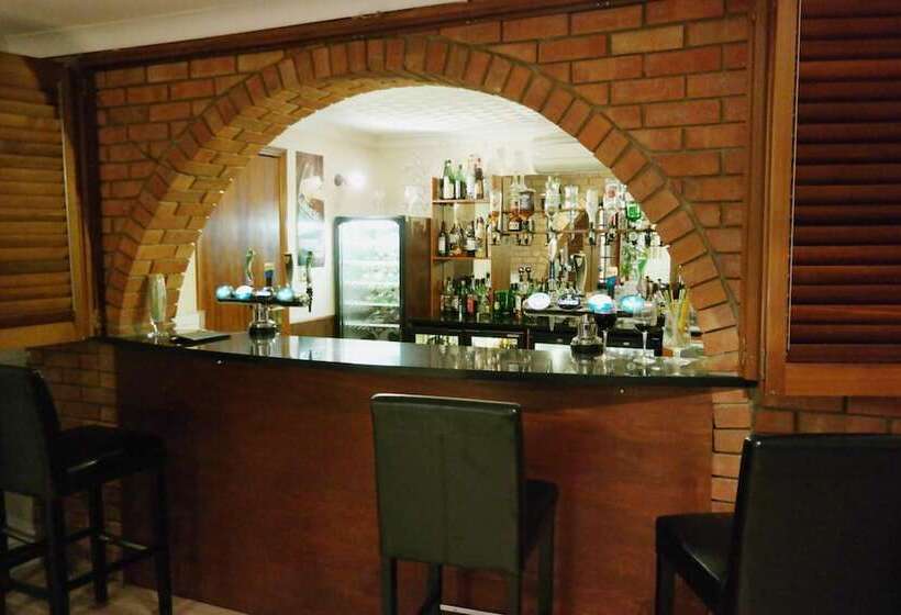 Sorrento Hotel & Restaurant