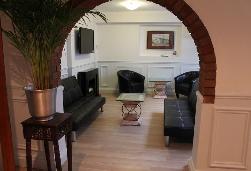 Sorrento Hotel & Restaurant