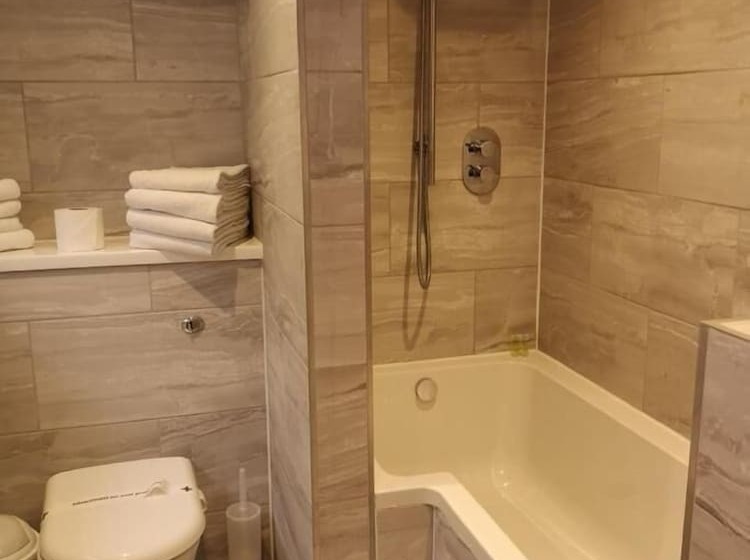 Sorrento Hotel & Restaurant