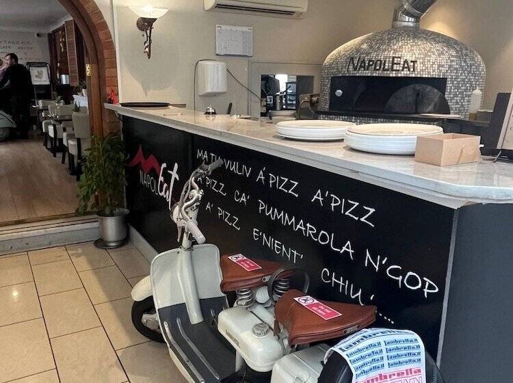 Sorrento Hotel & Restaurant