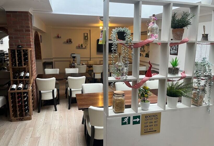 Sorrento Hotel & Restaurant