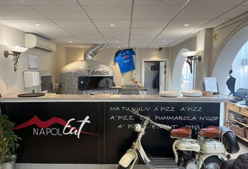 Sorrento Hotel & Restaurant