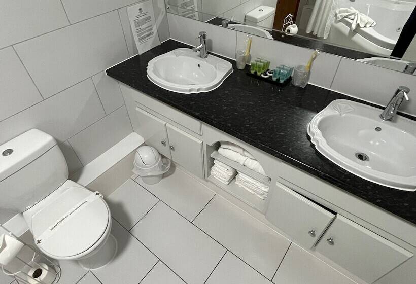 Sorrento Hotel & Restaurant