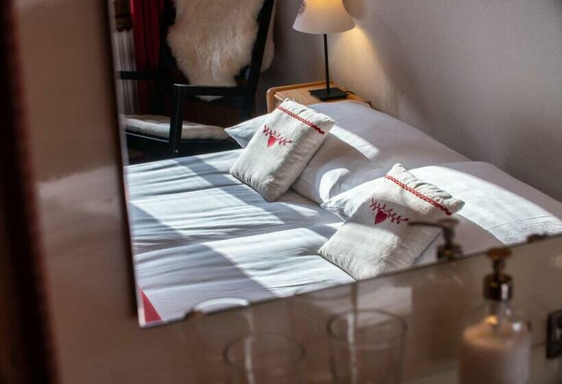 هاستل Edelweiss