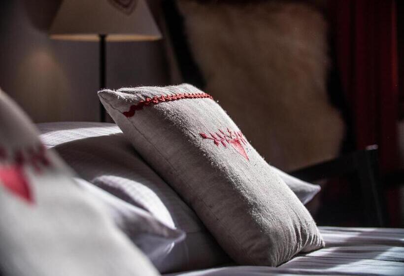 هاستل Edelweiss