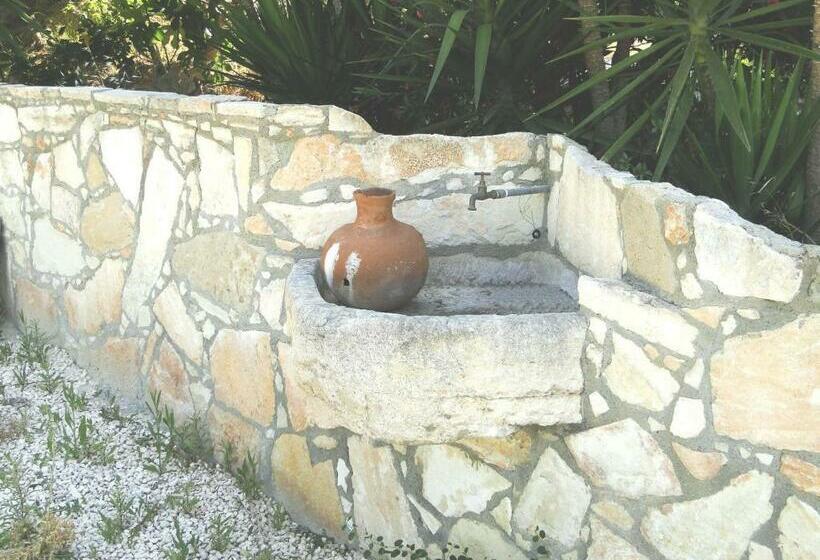 Ampelokipi Holiday Apartments