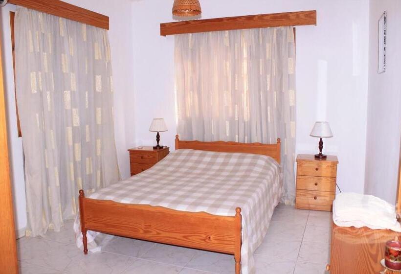 Ampelokipi Holiday Apartments