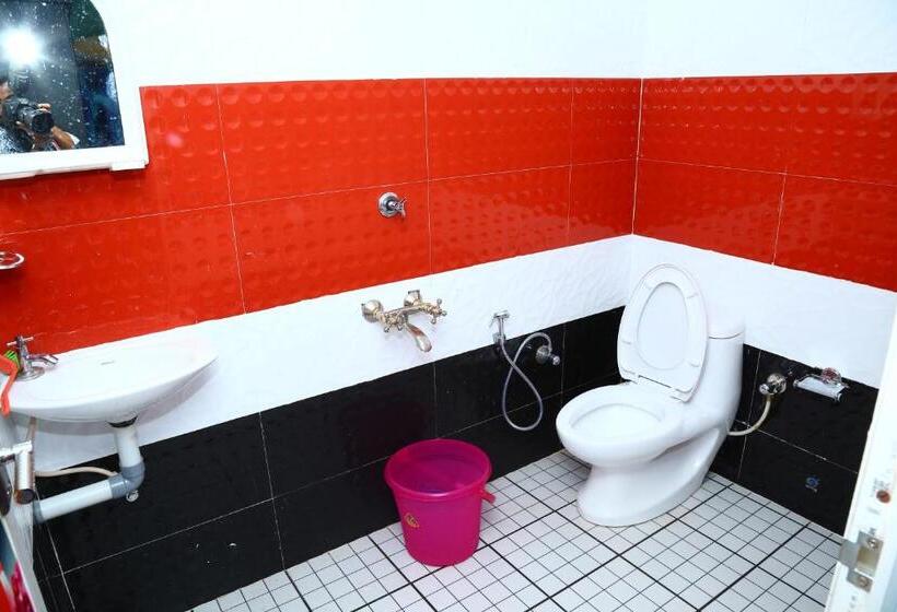 تختخواب و صبحانه Funky Art Beach House