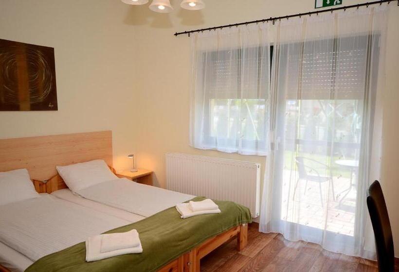 Bed and Breakfast Szárszó Panzió