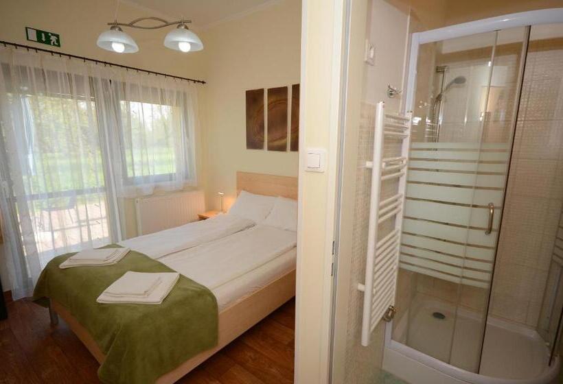 مبيت وإفطار Szárszó Panzió