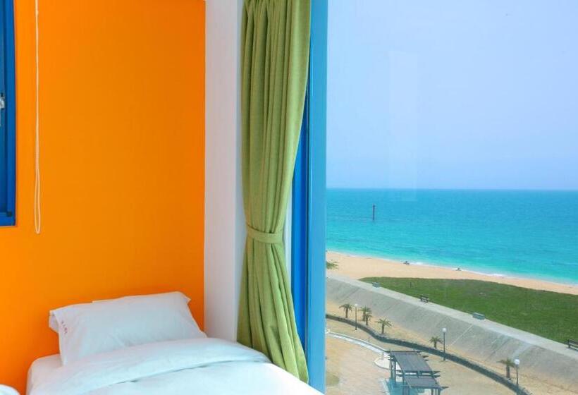 تختخواب و صبحانه Travel Light House