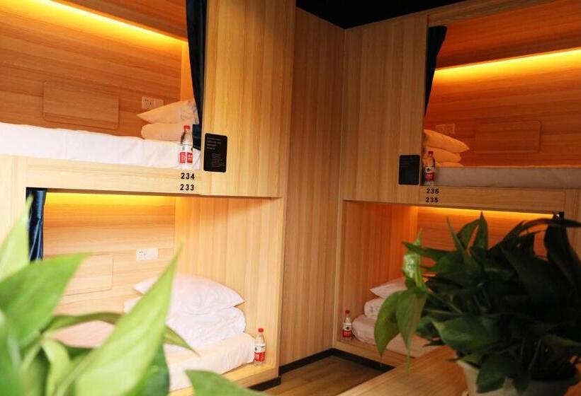 Lijiang Desti Youth Park Hostel