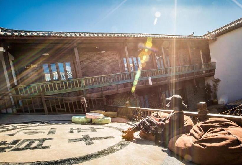 Lijiang Desti Youth Park Hostel