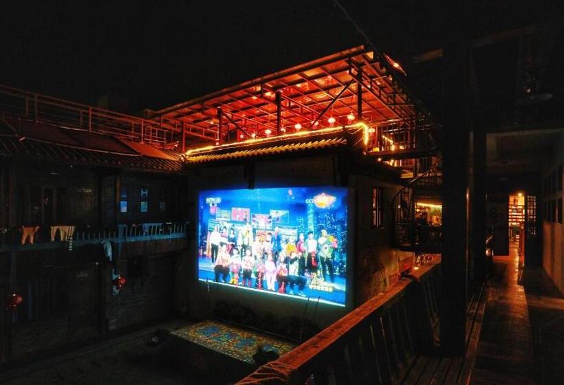 Lijiang Desti Youth Park Hostel