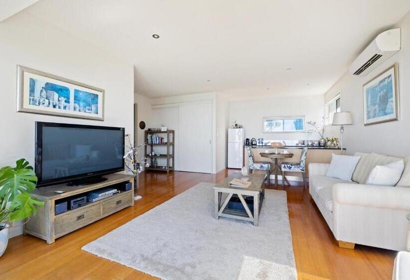 Dream Views At Arthurs Seat B & B