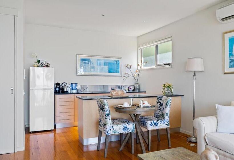 Dream Views At Arthurs Seat B & B