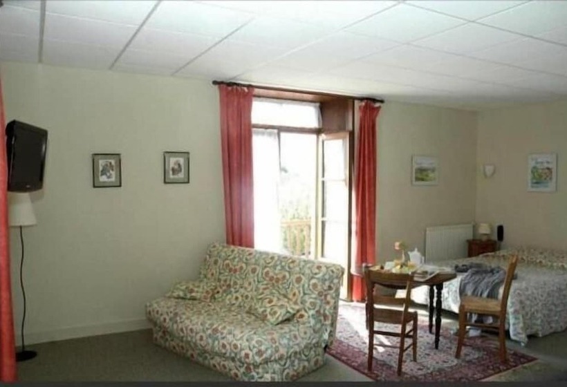 בית מלון כפרי Auberge La Source   Logis Hôtels