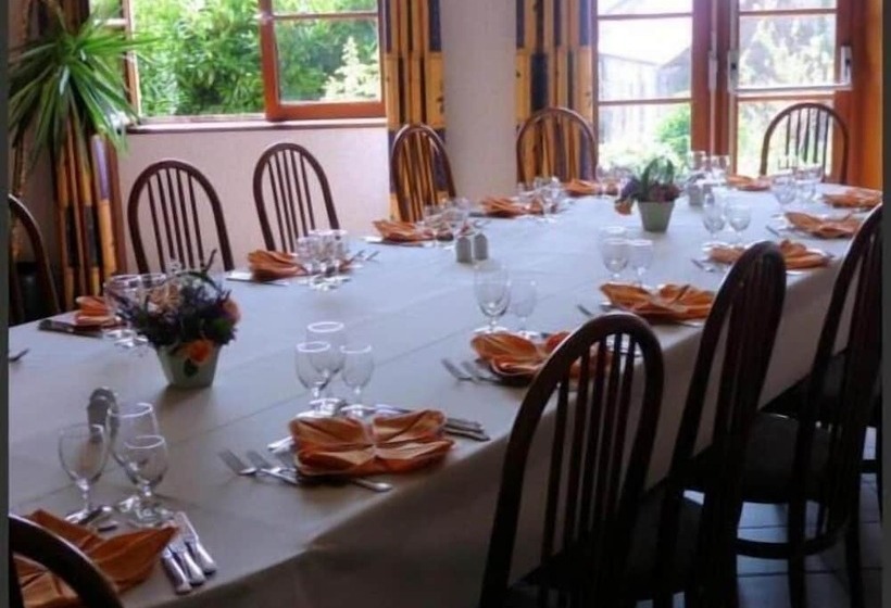 בית מלון כפרי Auberge La Source   Logis Hôtels