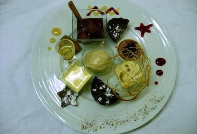 בית מלון כפרי Auberge La Source   Logis Hôtels