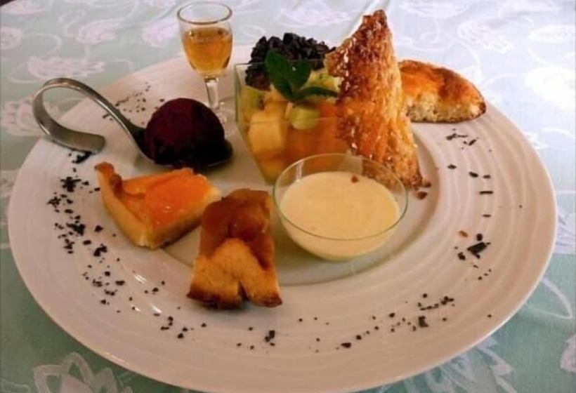 בית מלון כפרי Auberge La Source   Logis Hôtels