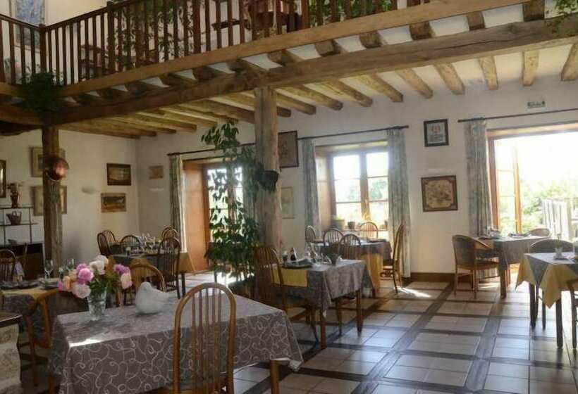 בית מלון כפרי Auberge La Source   Logis Hôtels