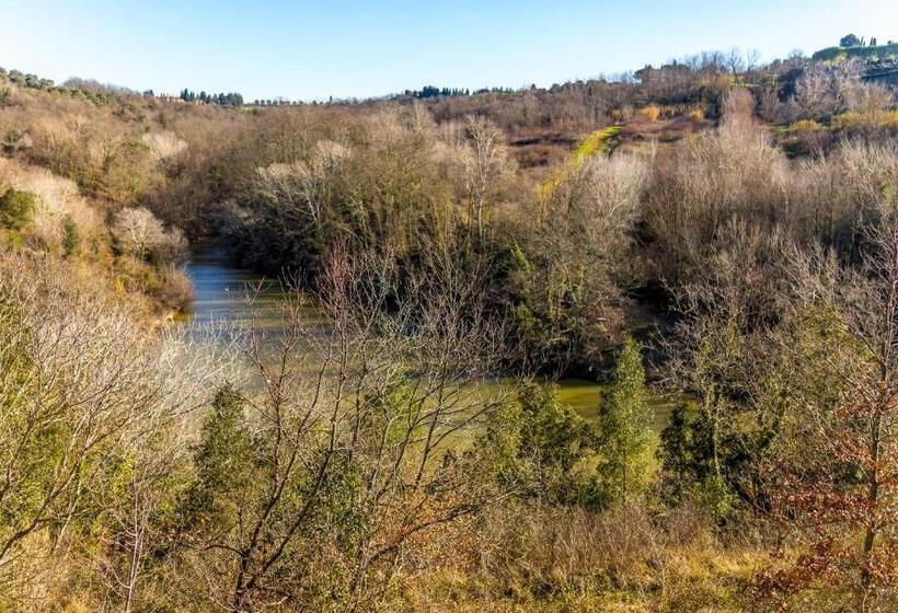 هتل Borgo Il Poggio Agritourismo