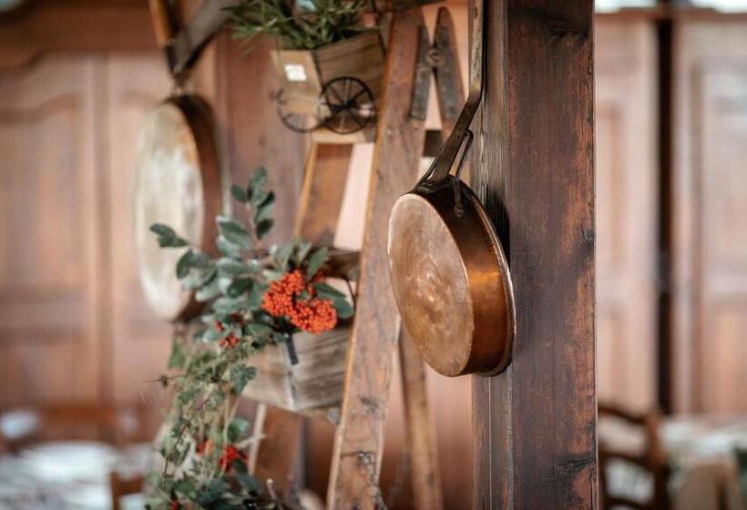 هتل Borgo Il Poggio Agritourismo