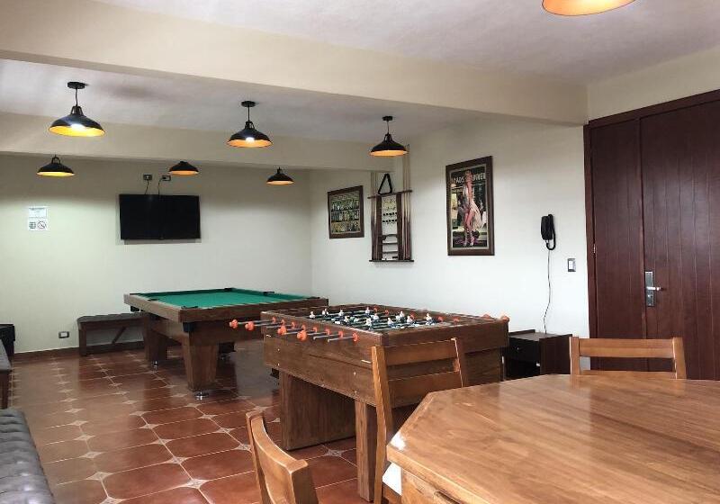 ホテル Colonial Acopinalco Inn