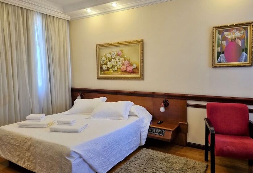 Отель Lucape Palace