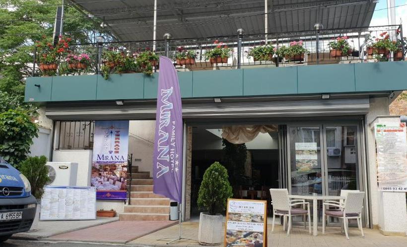 Отель Mirana Family