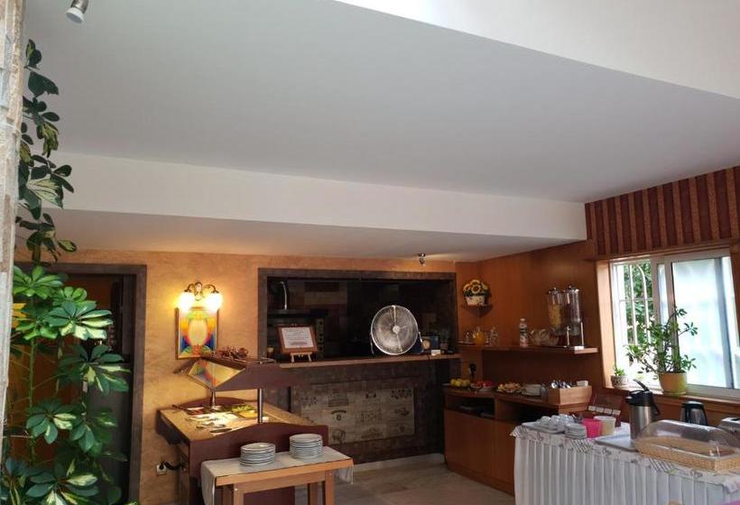 فندق Mirana Family