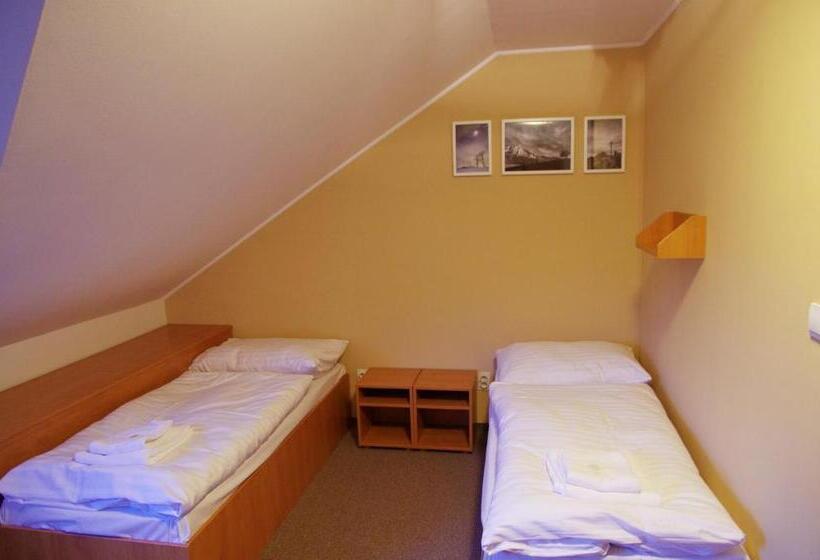 酒店 Penzion Zornicka