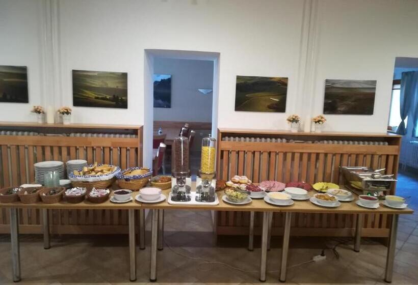 Отель Penzion Zornicka