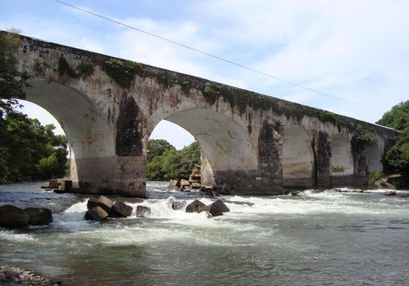 בית מלון כפרי Puente Nacional  & Spa