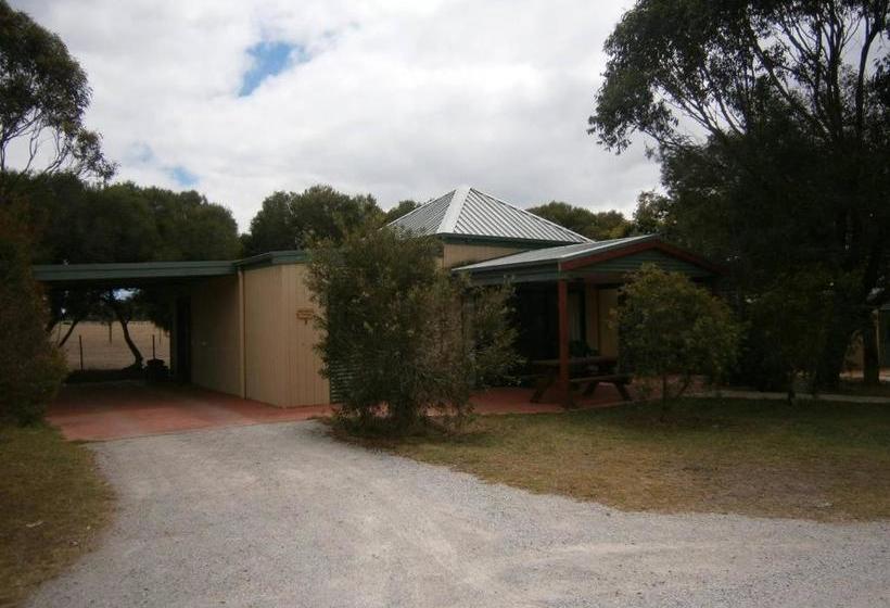 בית מלון כפרי Ripples N Tonic Farmstay