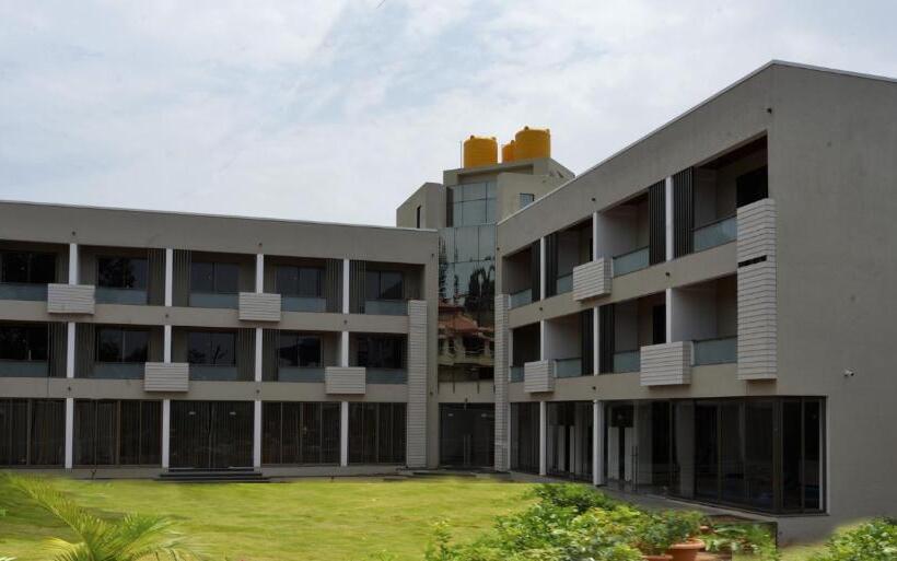 Отель Shivsagar Resort & Spa