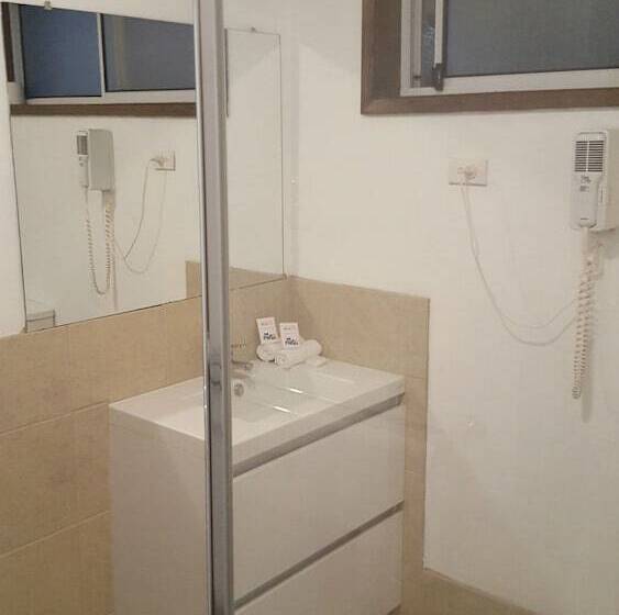 מוטל Cardigan Lodge