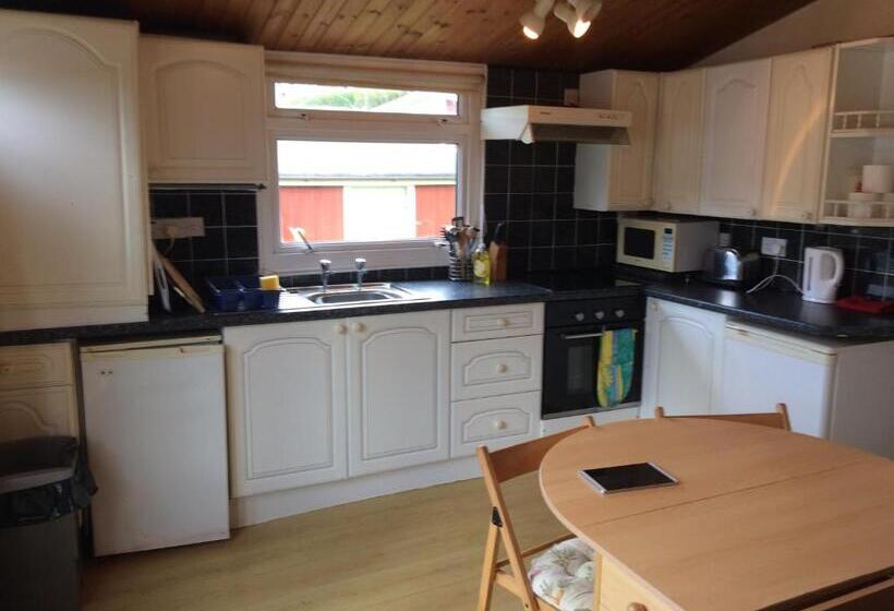 Pantyrathro International Hostel