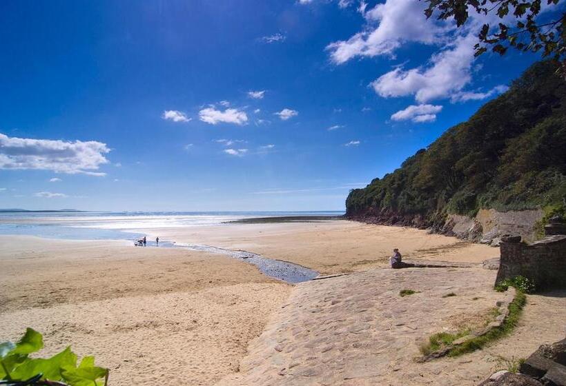 Pantyrathro International Hostel