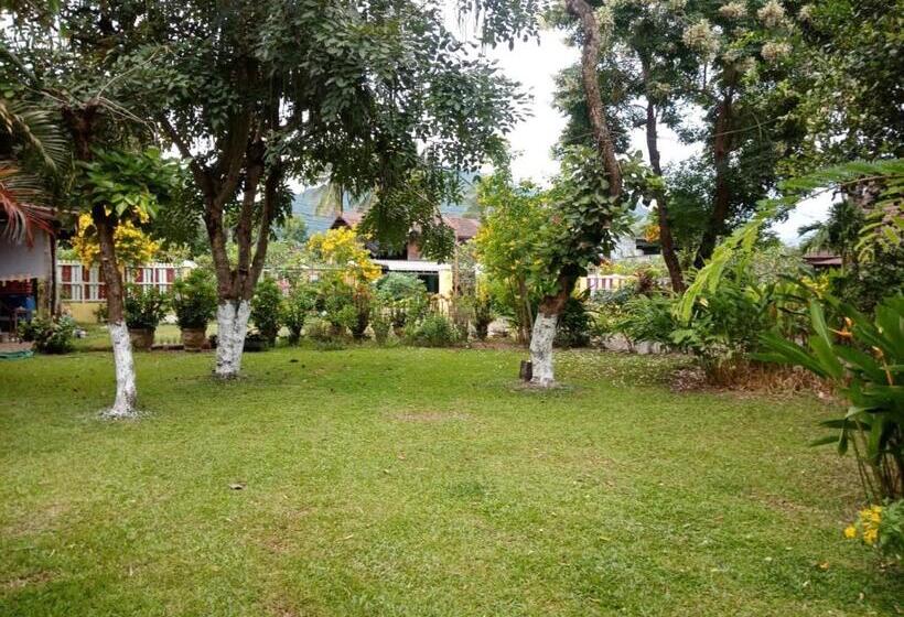 پانسیون Anouxa Riverview Guesthouse