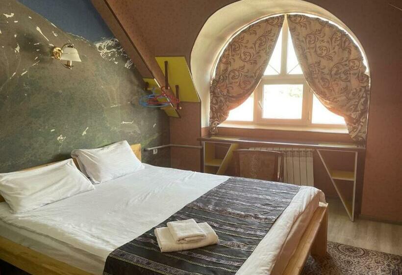 پانسیون Eco House