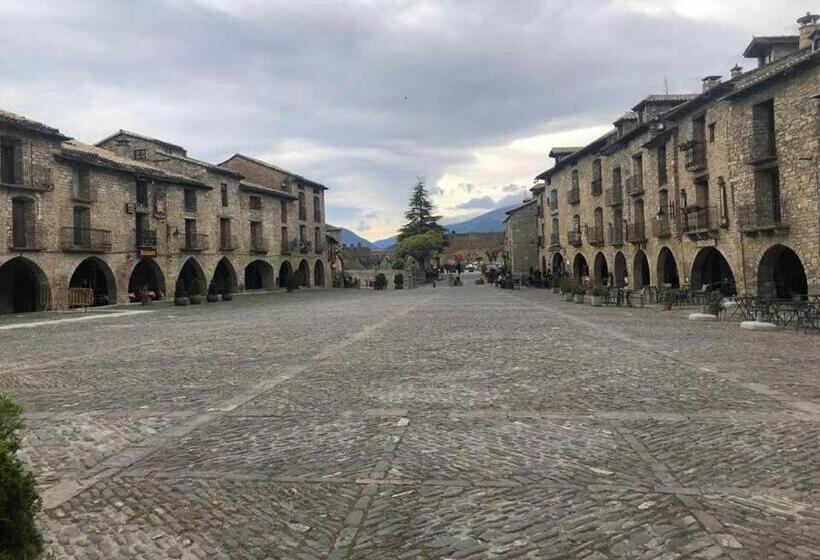 膳宿费 Hostal Pirineos Ainsa