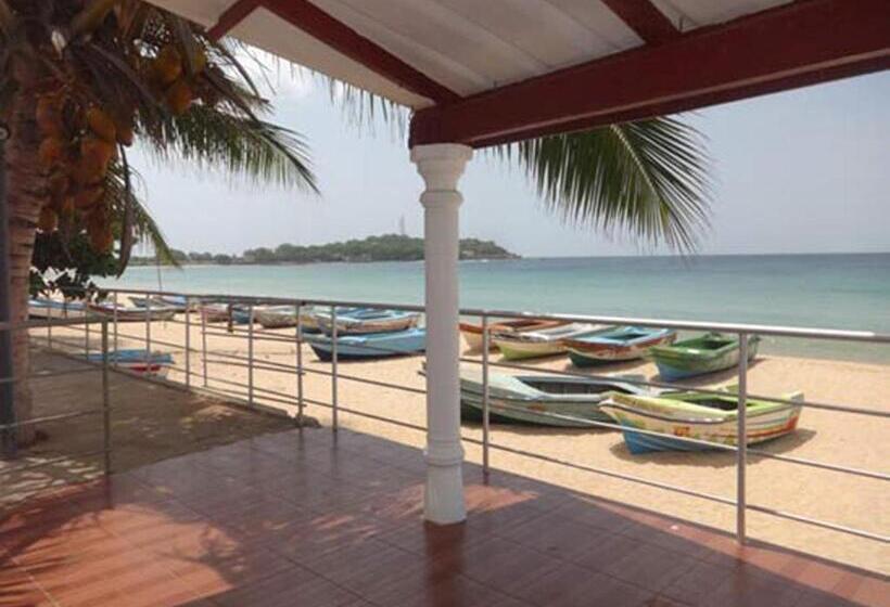 리조트 Dutch Bay Beach Cottages